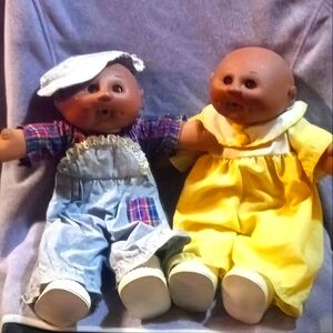 2 Uneeda vintage baby dolls 1979